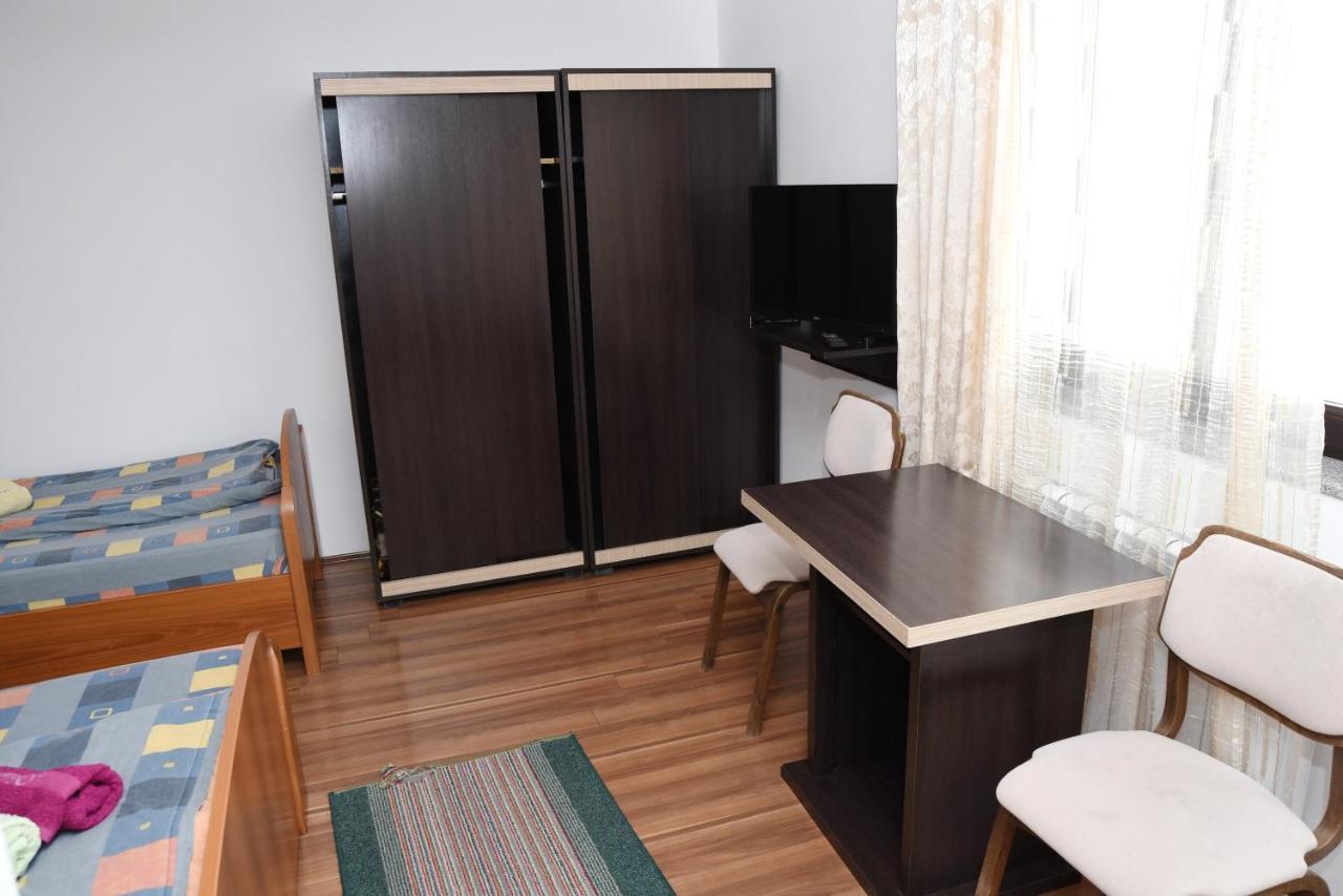 Mm Narcis Bed & Breakfast Vlasina Rid Exterior photo